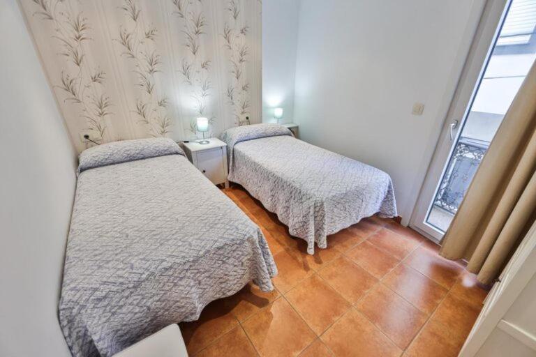 Apartamentos Arnela カマリーニャス エクステリア 写真